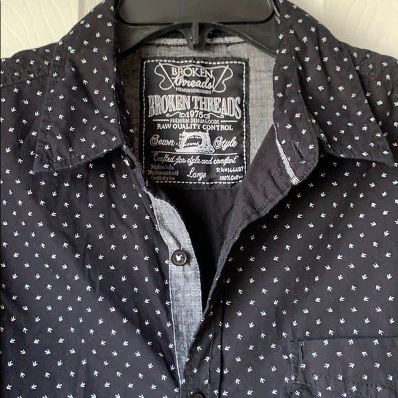 Men’s Arrow Button-down Shirt - Picture 5 of 5